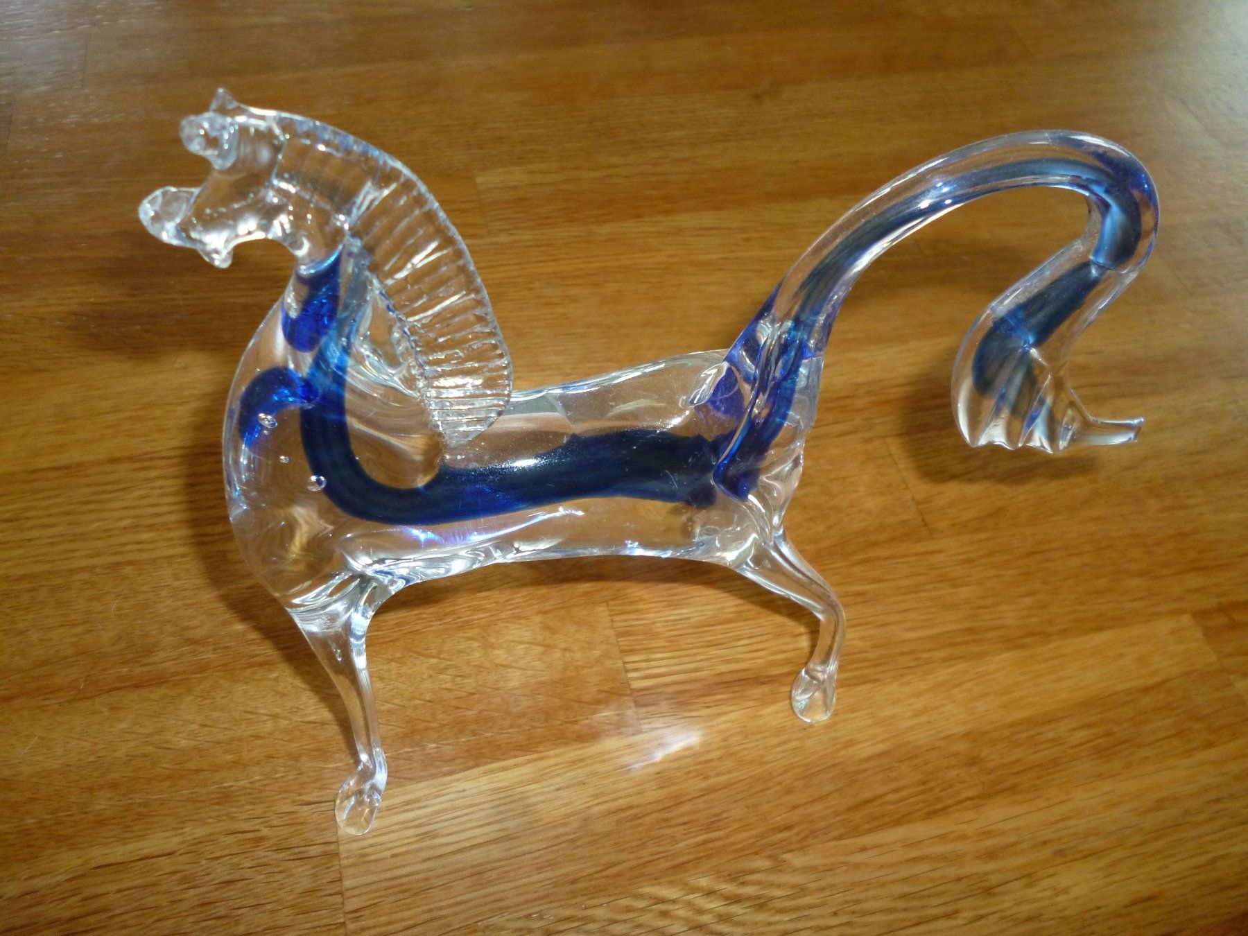Toutes les décorations: Glasfigur Pferd mit blauem Streifen – D'occasion à Neuhausen par Charlotte51