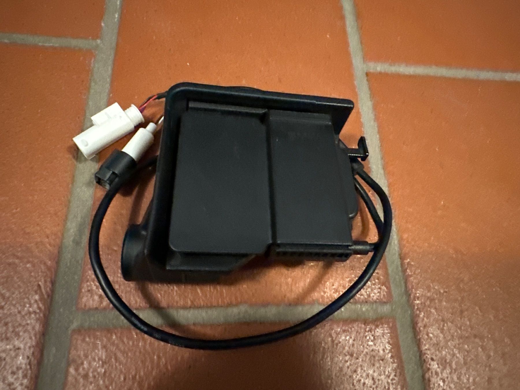 Navigatori: GPS BMW Navigator V avec support anti-vol – Usato da Chavannes des bois venduto da JustST2 1