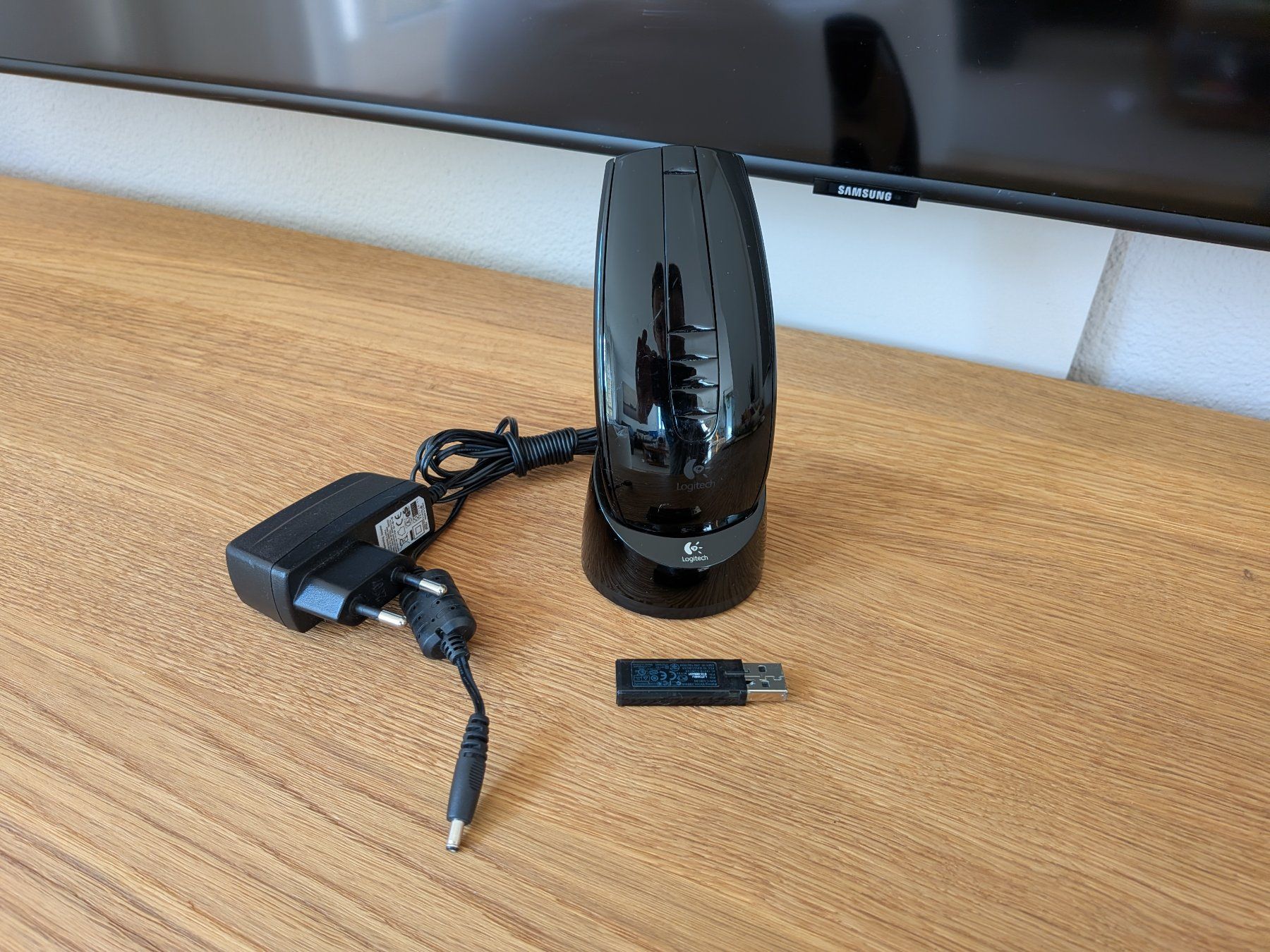 Logitech Télécommandes: 3D Pointer & Maus Logitech MX Air wiederaufladbar – D'occasion à Neftenbach par Pug306 1