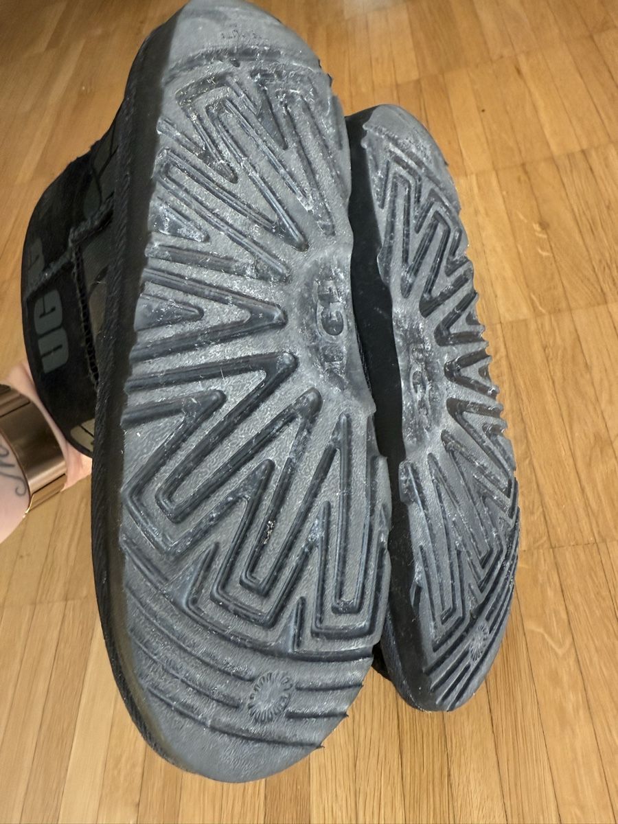 Ugg Scarpe per ragazzi: Ugg Boots Grösse 35 – Usato da Binz venduto da sinahhh 3