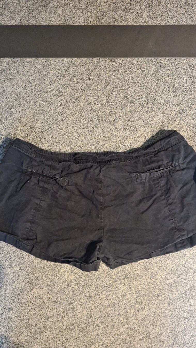 Pantaloni: Shorts Gr. 42 – Usato da Tenniken venduto da Pasci1990 1