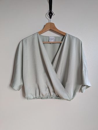 Elegantes Satin-Top, Piqyourdress Emy, Grösse S, Sage