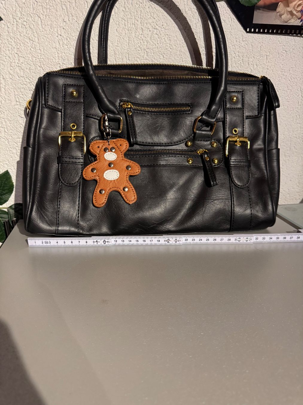 Borse da donna: schwarze Tasche – Nuovo (secondo la descrizione) da Grosswangen venduto da shoes.bags.and.co 2