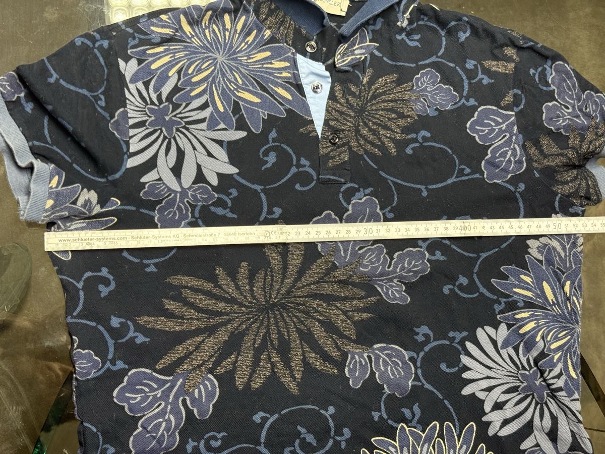 Magliette Polo: Polo Moncler  – Usato da Sierre venduto da OCNL 7