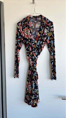 Floral Wrap Dress, Size XS, BCBG Maxazria
