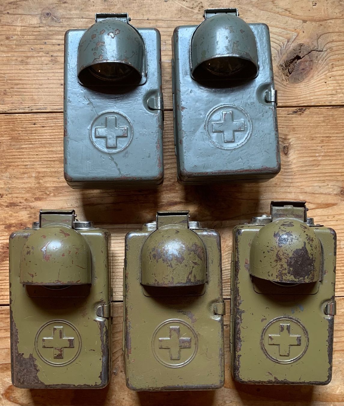 Schweizer Armee Lampade: 5 Taschenlampen der CH Armee – Usato da Goldingen venduto da Bergler012