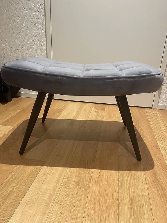 Hocker: Hocker in Grau aus Samt – Gebraucht aus Kriens von Riles111 2