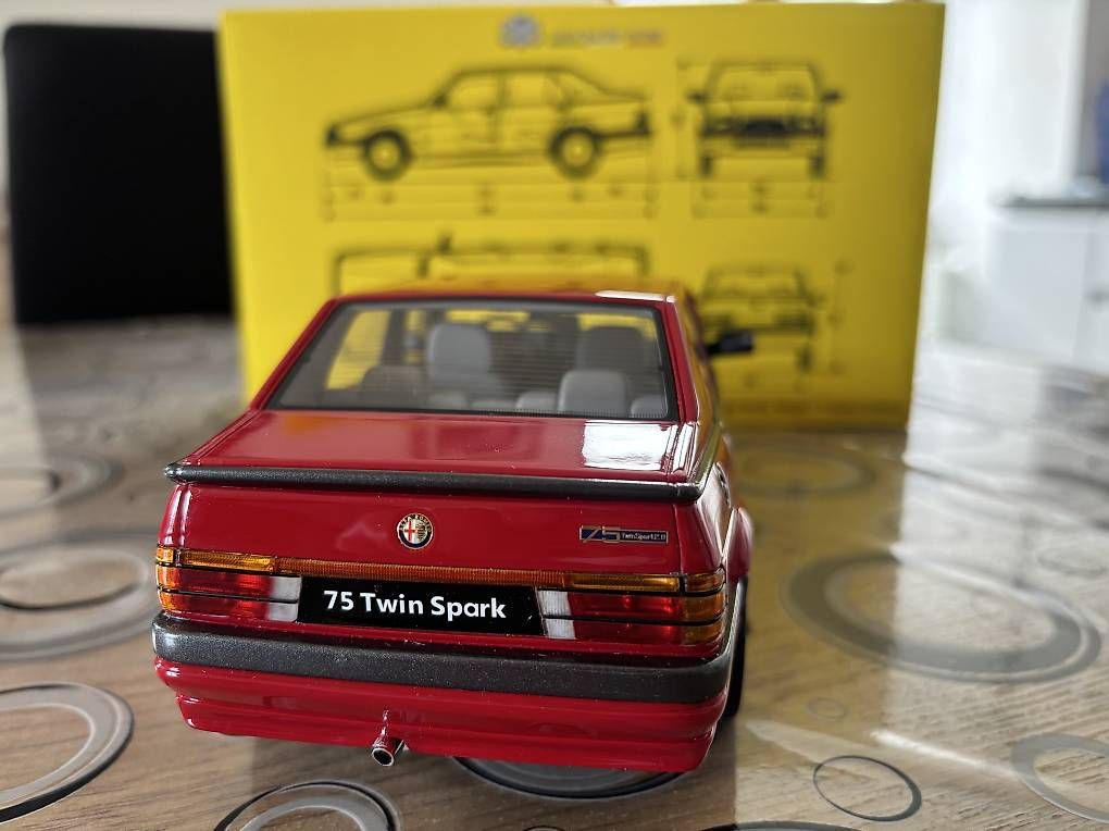Modellini d'auto: Alfa Romeo 75 1/18 – Usato da Lodrino venduto da angeloige 3