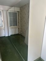 Schrank mit Spiegeltüren weiss 5-türig