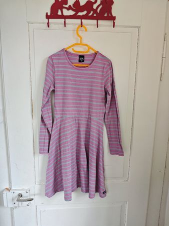 Kleid Villervalla Gr 146 