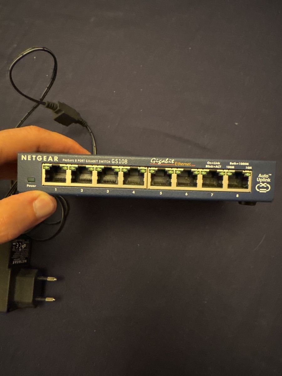 Netgear Hub & Switch: NETGEAR ProSafe 8 Port Gigabit Switch – Usato da Flawil venduto da Blue_Beam 1