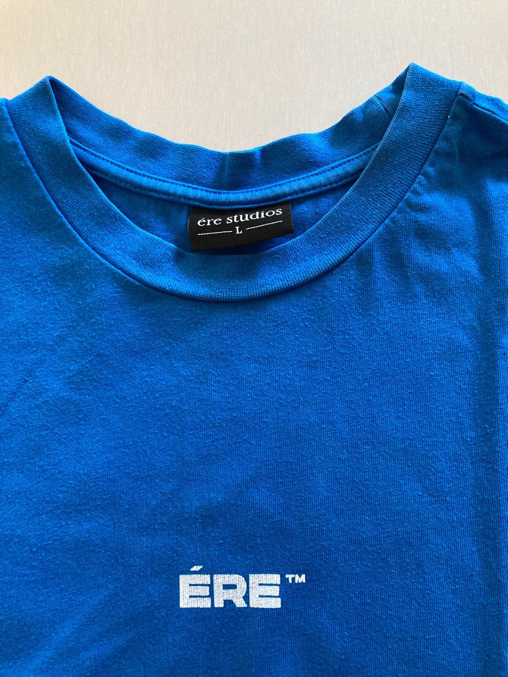 T-shirt: T-Shirt von ÉRE studios blau – Usato da Obfelden venduto da miau68 4