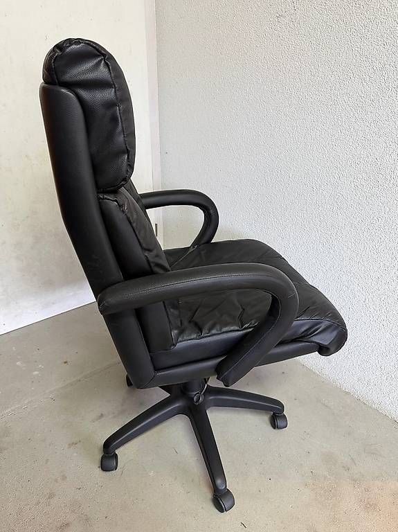 Sedie: Kunstleder-Bürodrehstuhl – Usato da Duggingen venduto da carlo.longhi 1