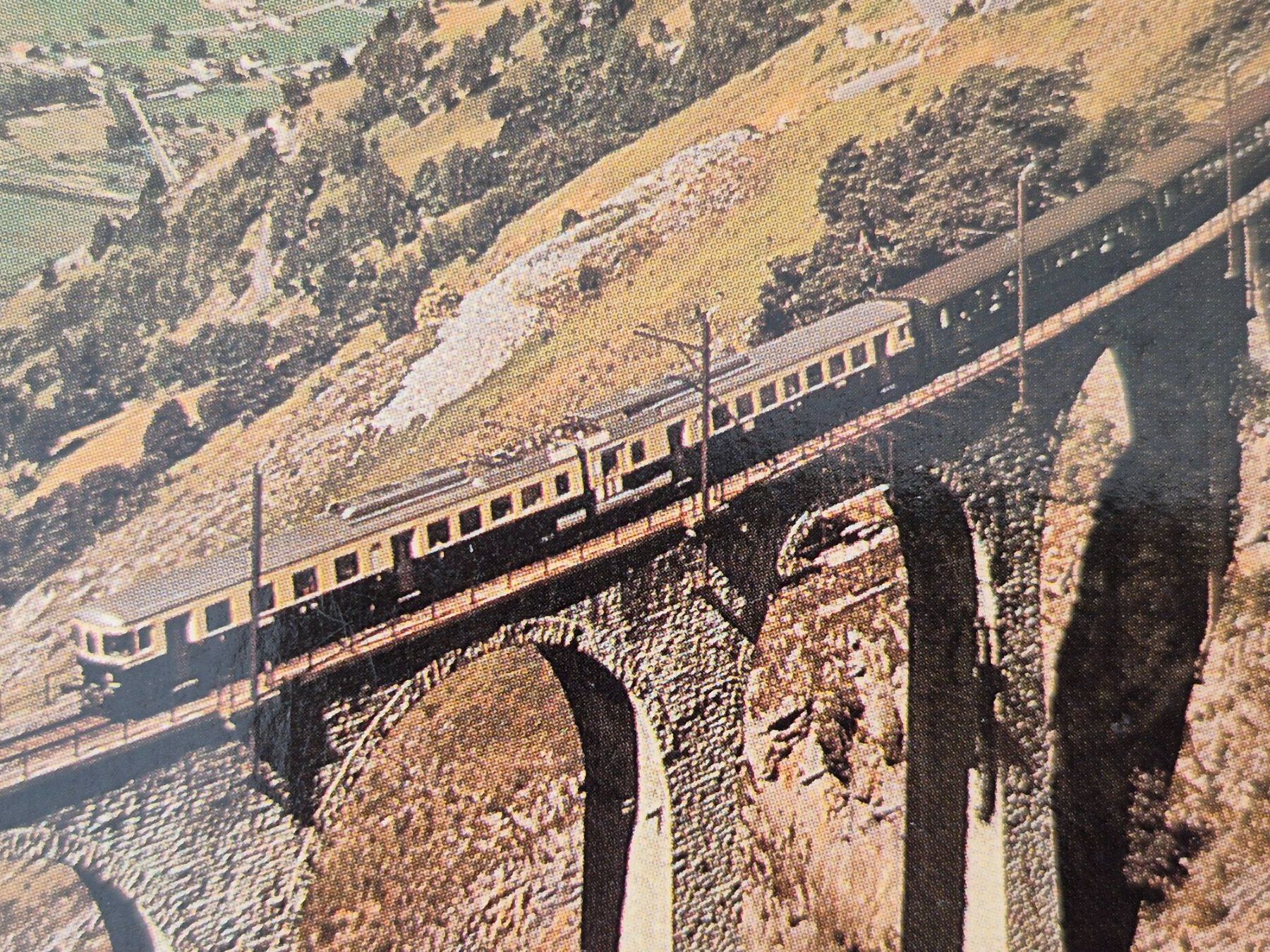 Cartoline postali: BLS - Luogelkinviadukt mit Zug – Usato da St-Léonard venduto da thipif 1