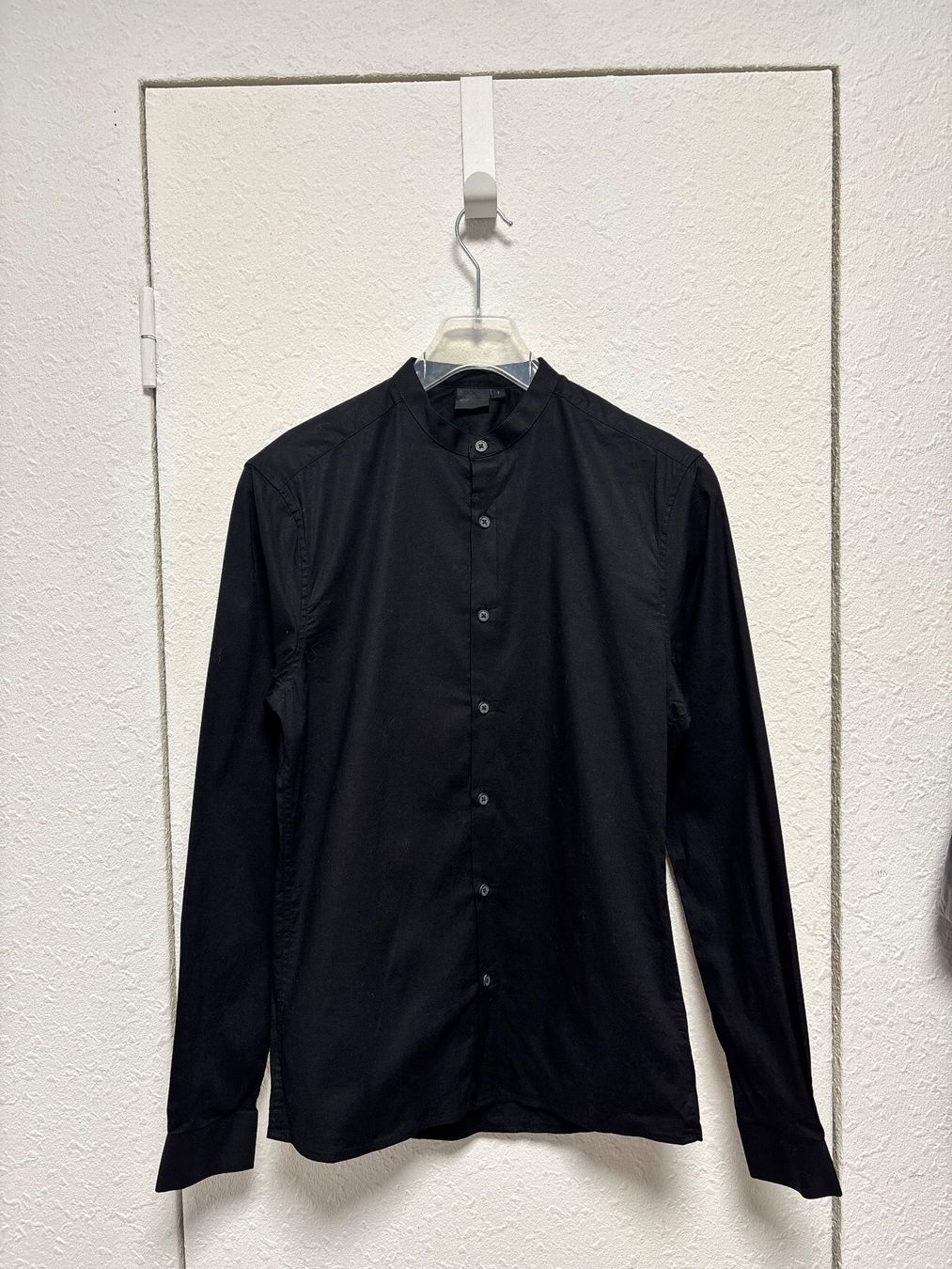 Asos Chemises: 2x Asos Hemd weiss und schwarz – D'occasion à Bottmingen par ana_5hrv 1