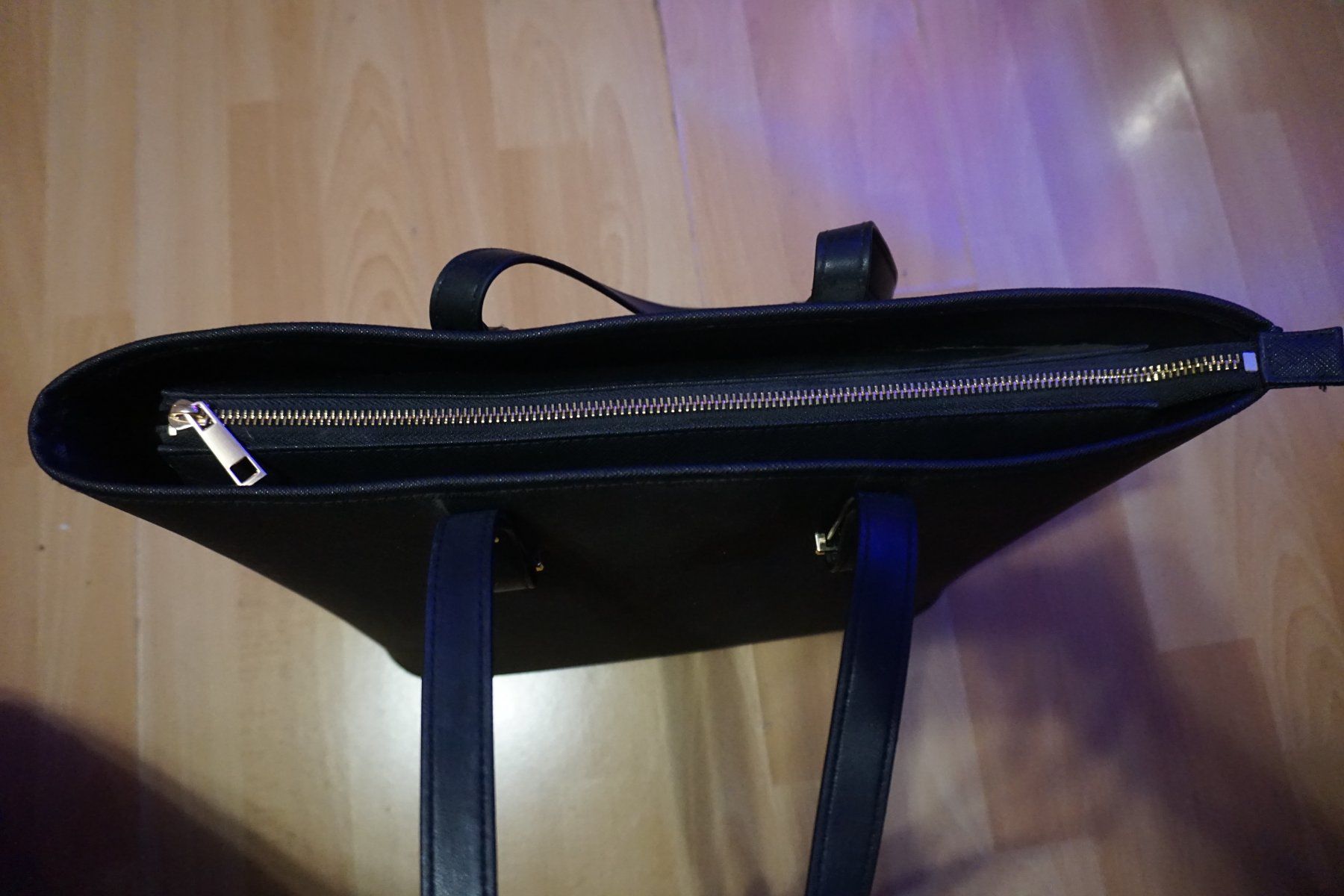 H&M Borse da donna: Schwarze H&M Handtasche – Usato da Zürich venduto da einalemjena 3