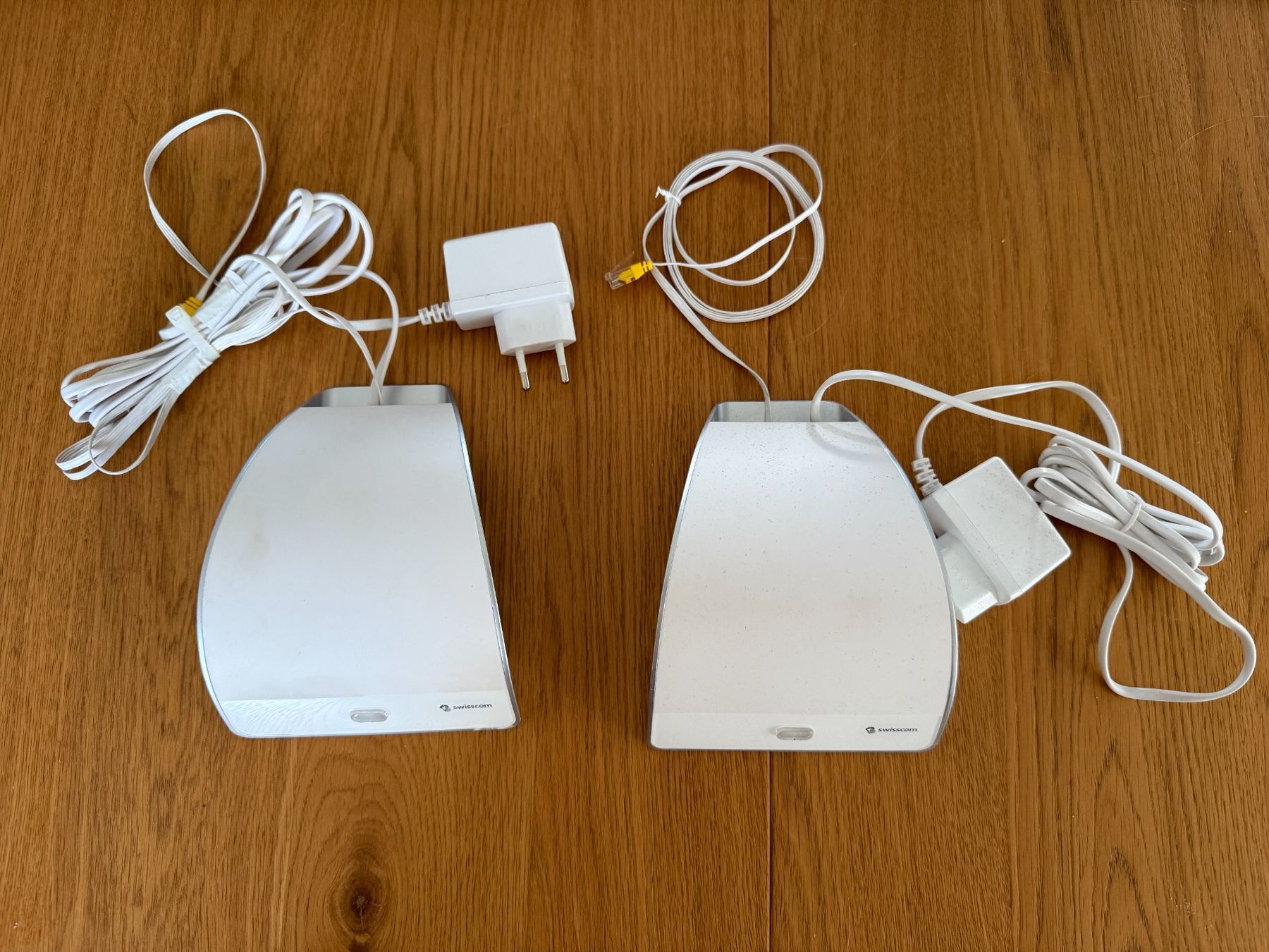 Swisscom Telefoni: 2 x Station de base Rousseau 10 – Usato da Founex venduto da MaevaMatahi