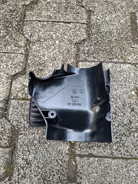 VW Tutti pezzi di ricambio auto: Lenksäulenverkleidung - Golf 2 / Jetta 2 – Usato da Wattwil venduto da Domiii04 3