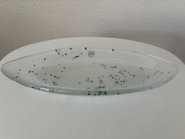 Glasschale mit schwarzen Einschlüssen Glasi Hergiswil