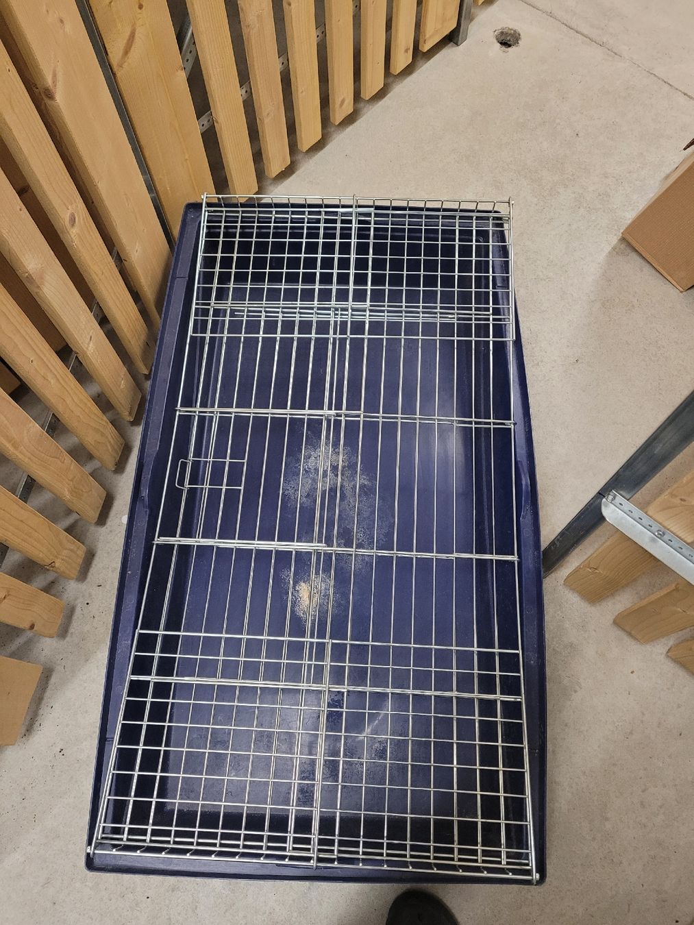 Gabbie, trasporto & Sicurezza: Kleintierkaefig mit blauer Schale gebraucht – Usato da Basel venduto da bge_5krp 1