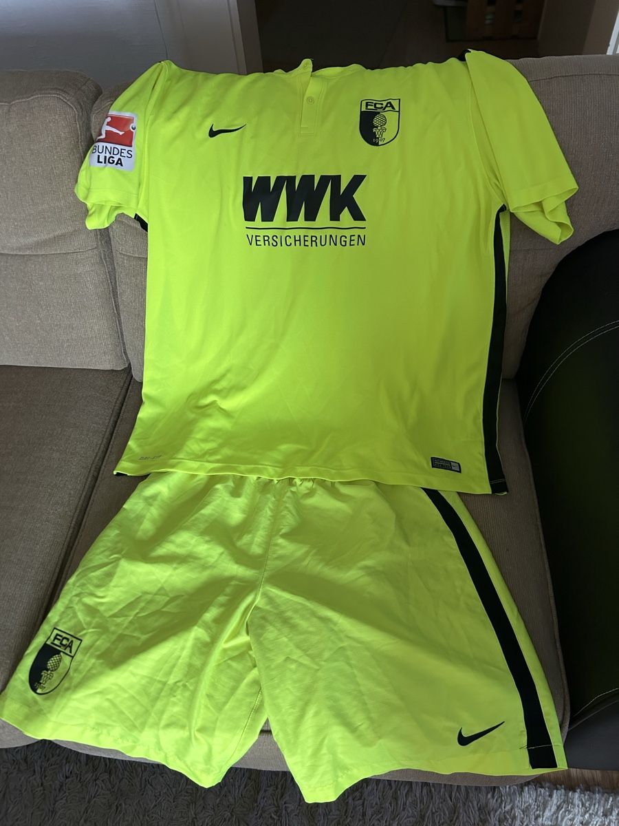 Nike Canottiere & Pantaloni: FC Augsburg Bundesliga – Usato da Schaffhausen venduto da arm_x5nn 3