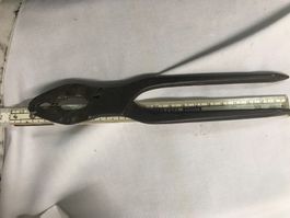 PINCE ETROITE DE PLOMBIER