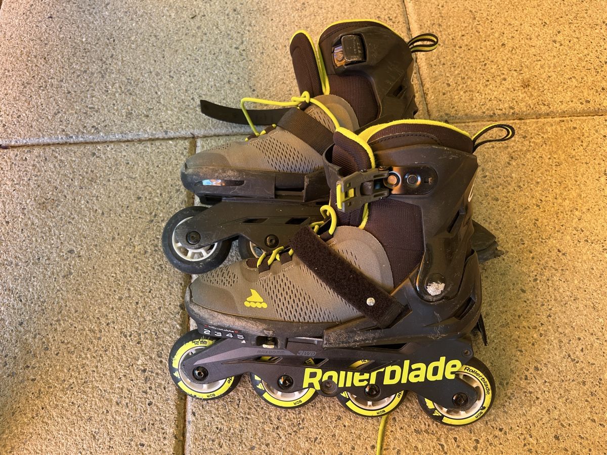 Pattini in linea & Pattini a rotelle: Inlineskates Rollerblade Grösse 33 - 36.5 – Usato da Kriens venduto da seifeschale