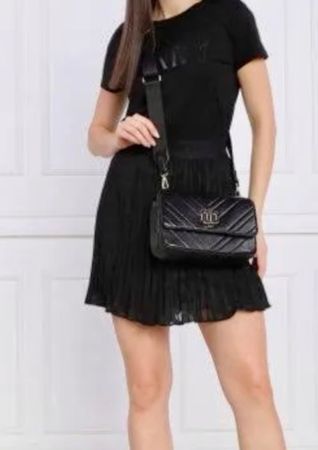 Top Zustand DKNY schwarze Ledertasche Crossbody