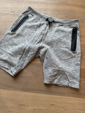 Graue Apologize Sommer-Shorts, Gr. M – Top Zustand!