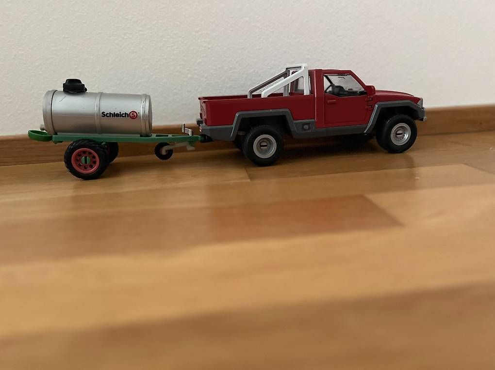 Schleich Giocattoli: Schleich Pick-up Jeep mit Wassertank – Usato da Steinhausen venduto da AlexandraBossecker 3