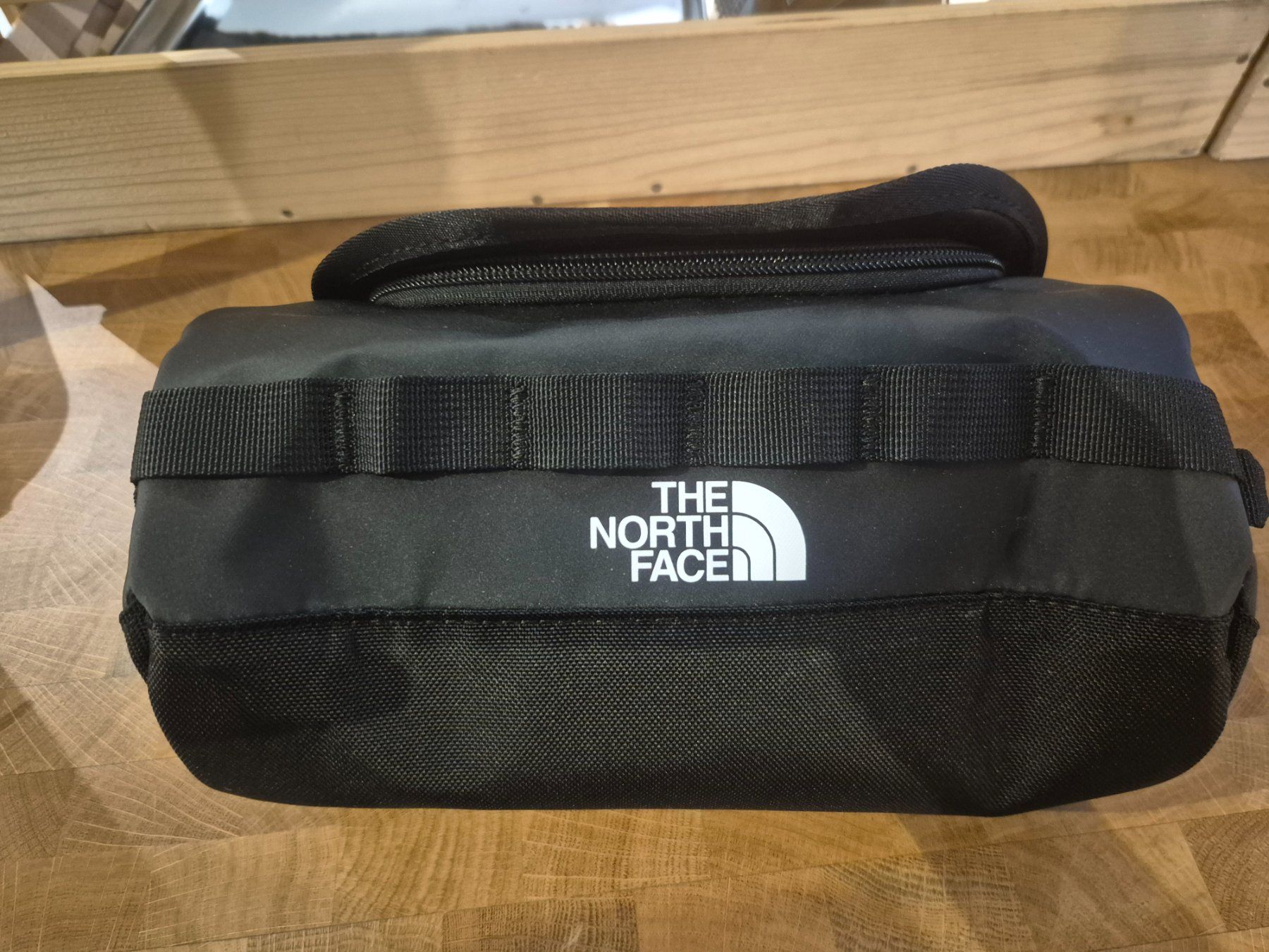 North Face Custodie per cosmetici: The North Face Kulturtasche – Usato da Holderbank AG venduto da Ohngesichtli 1