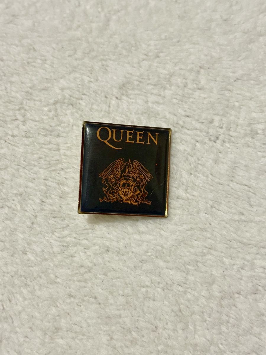 Plaquettes & Badges: Queen Pin Band – D'occasion à Uster par xBeccax