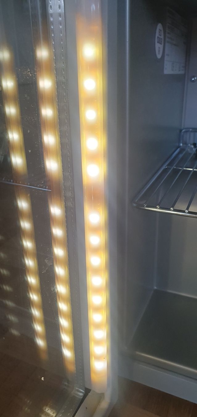 Red Bull Kühlschrank: Mini Kühlschrank Vestfrost, RedBull – Gebraucht aus Kehrsatz von Eifach-Luege-ch 4