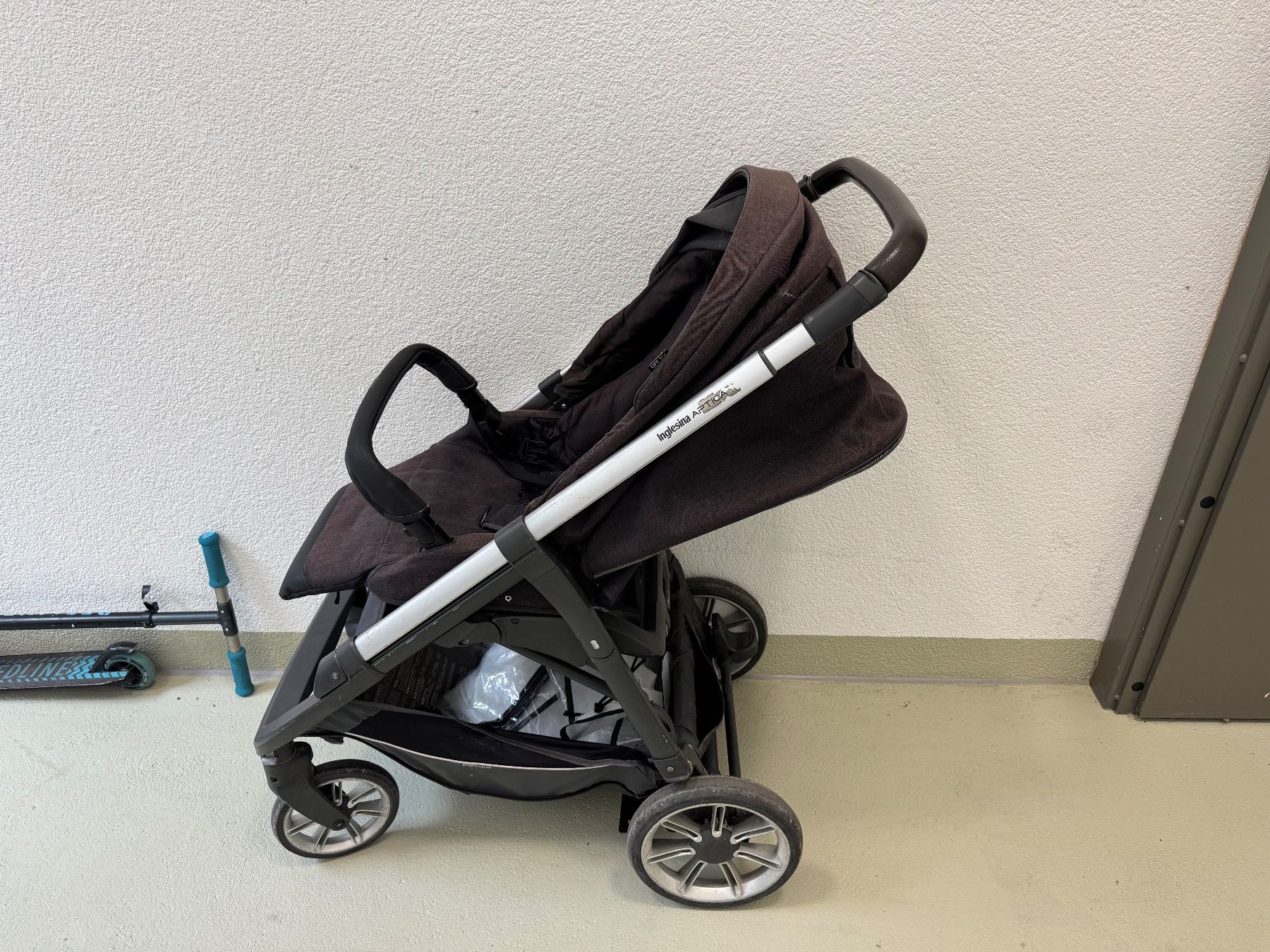 Inglesina Kinderwagen: Poussette marque Inglesina – Gebraucht aus Châtelaine von sof_zlw7