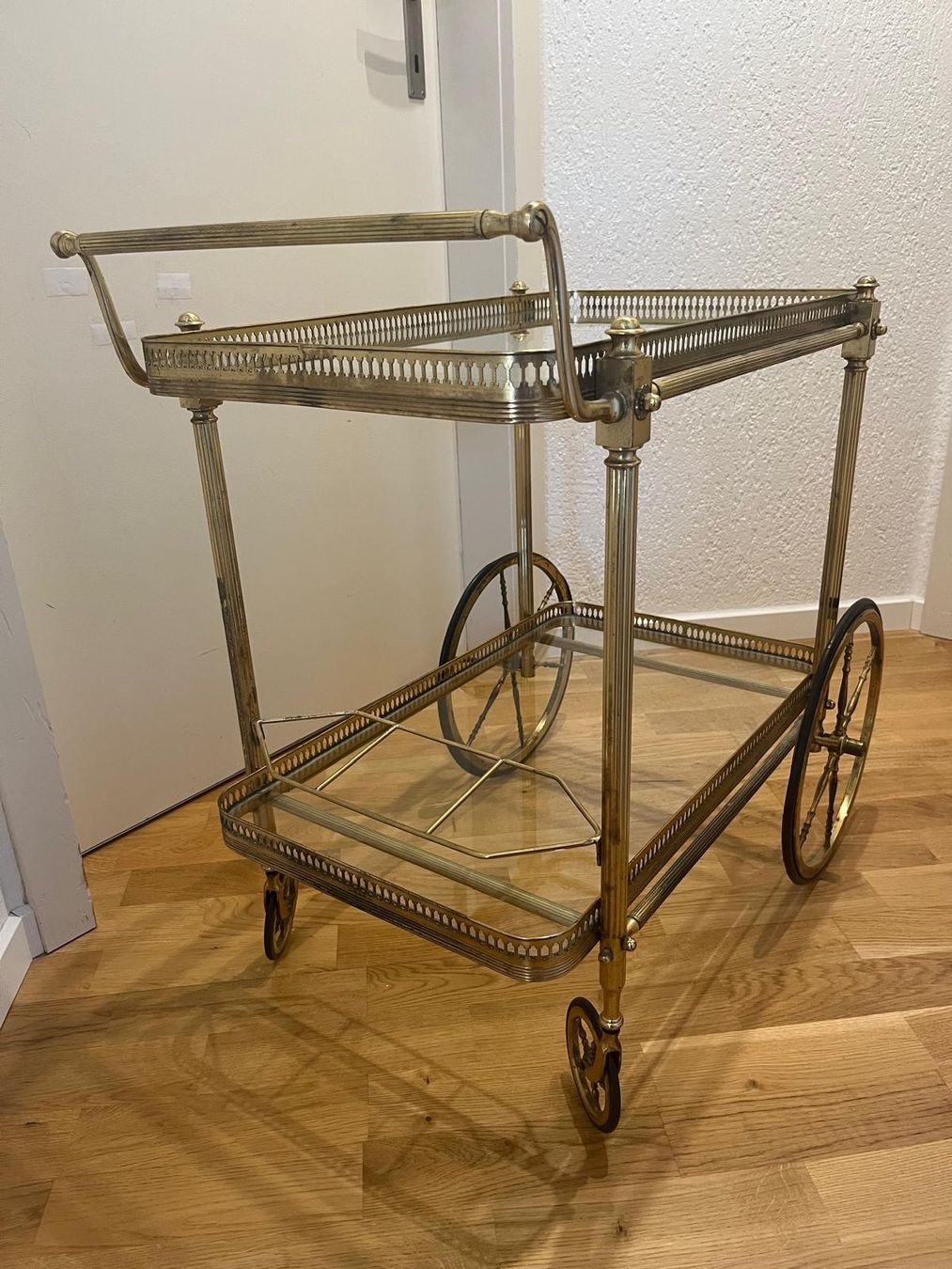 Culle: Servierwagen antik Messing mit Glasböden 2 Ablagen – Usato da Ostermundigen venduto da mme_ghys 1