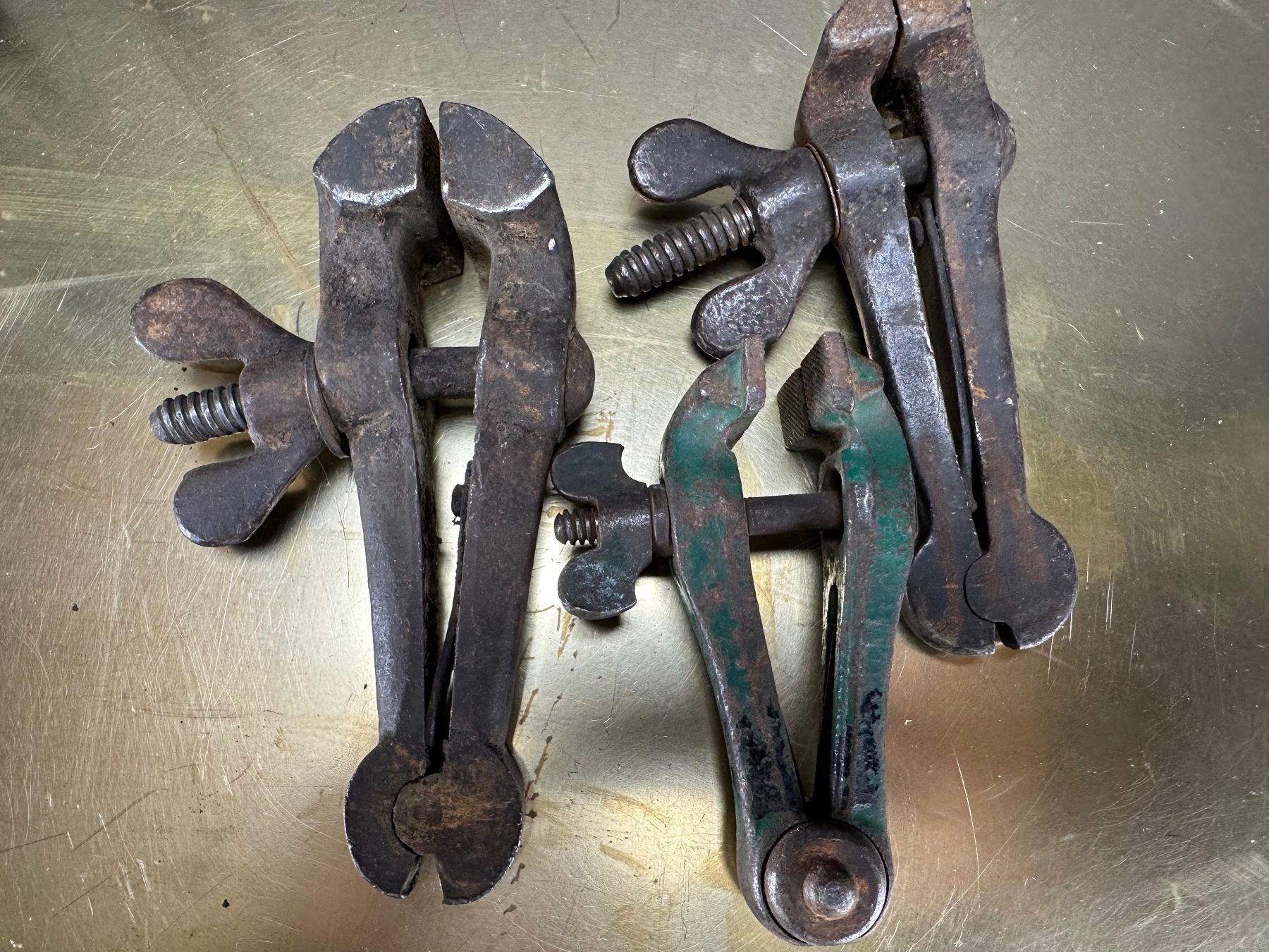 Tutti gli attrezzi: 5x Feilkolben, Handschraubstock, Brauchbar oder als Deko – Usato da Laufenburg venduto da Sirluger 1