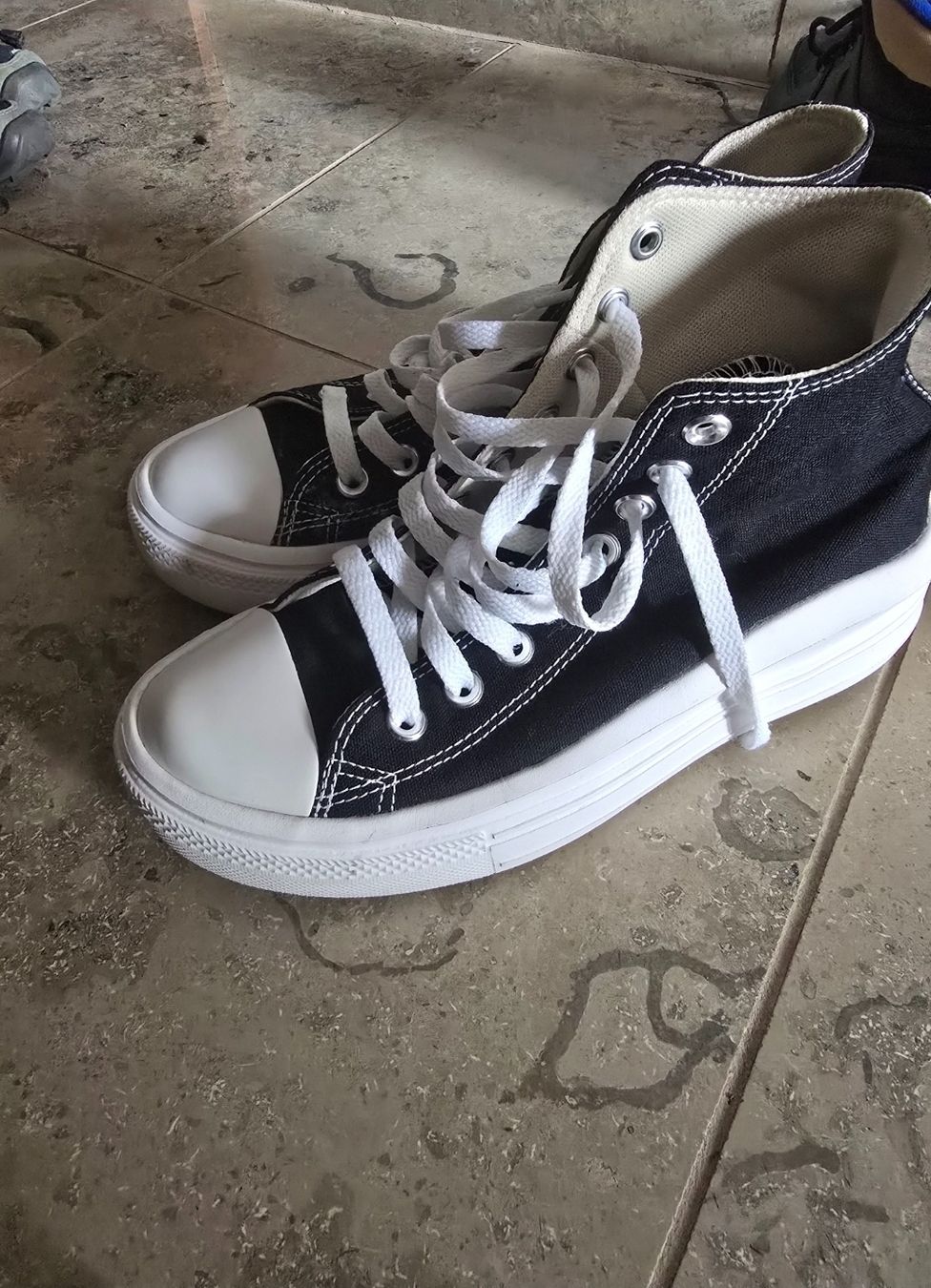 Chaussures femmes: sneaker schwarz – Neuf (Voir description) à Herisau par ylb_dxc8 1