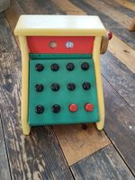 Kleine Spielzeugkasse