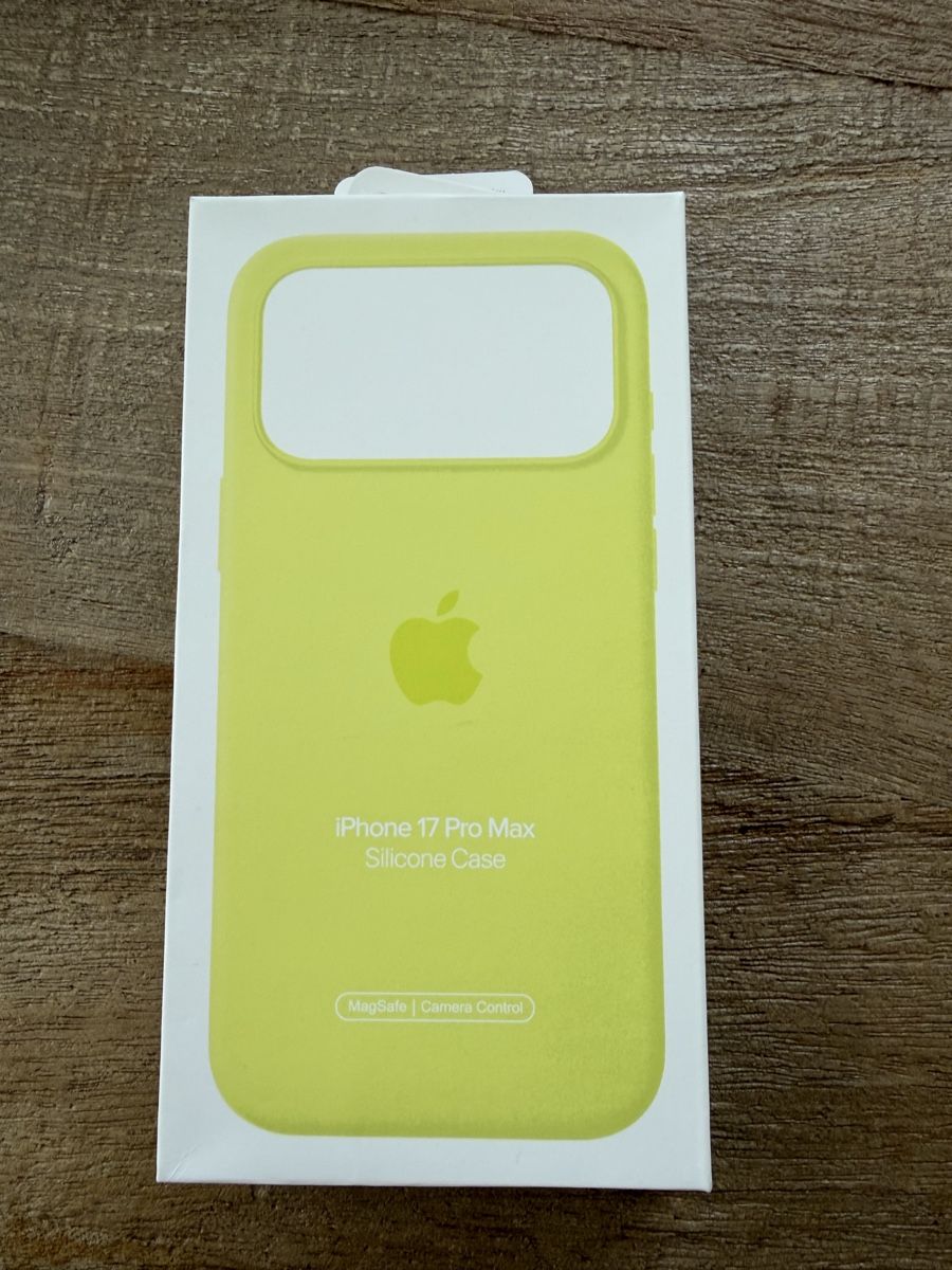 Apple Cover & Protezioni schermo: Original Apple iPhone 17 Pro Max Silicone Case MagSafe – Nuovo e nell'imballaggio originale da Zürich venduto da FAM44