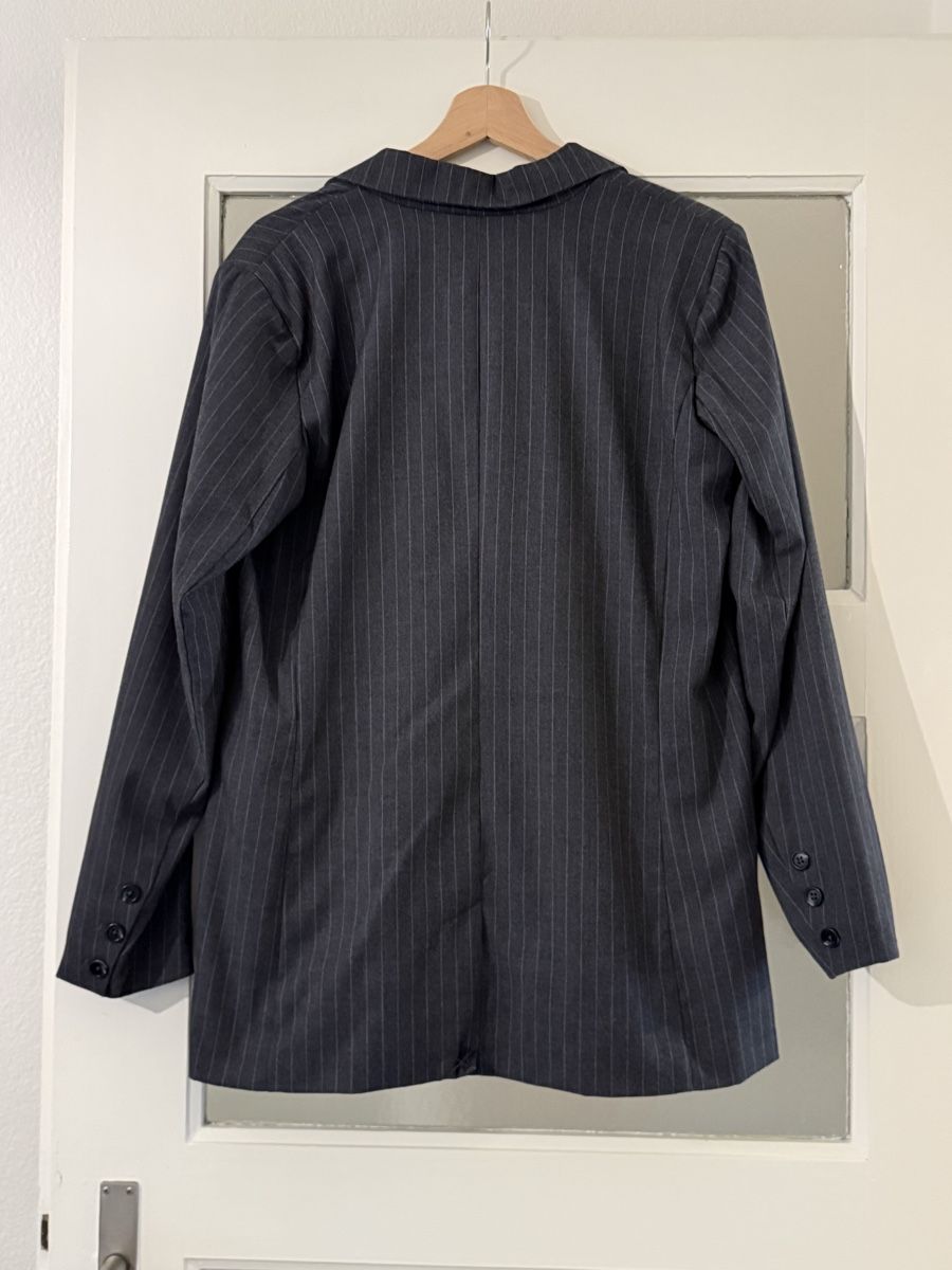 Giacche: Damen Blazer, Grau gestreift, Grösse 40 von Kaffe – Nuovo (secondo la descrizione) da Basel venduto da zukk_ 1