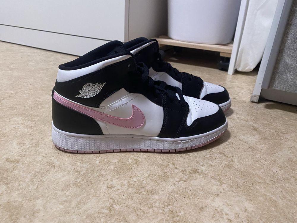 Jordan Chaussures femmes: Nike Air Jordan 1 Mid – Neuf avec emballage d'origine à Rechthalten par Stephi_03