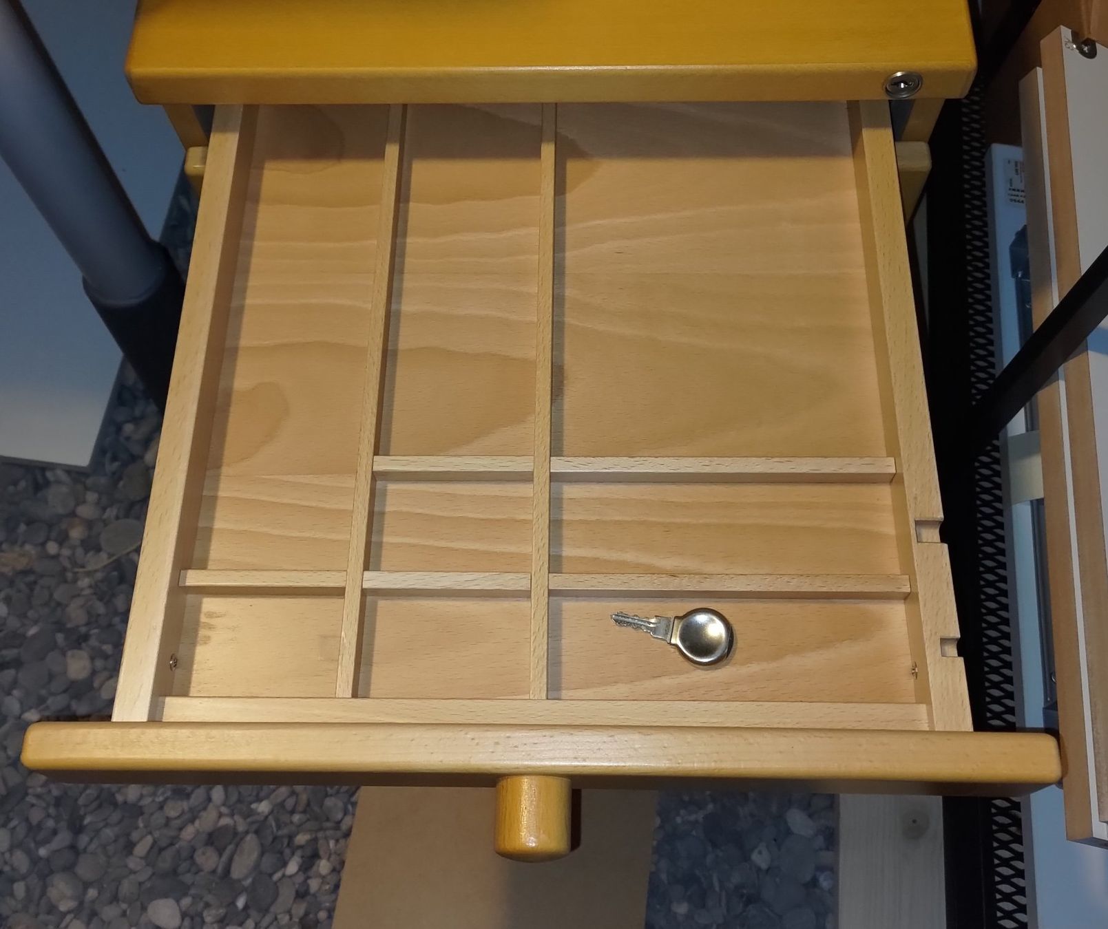 Hülsta Banconi: Hülsta Rollcontainer, 3 Schubladen, 34 x 55 x 80 cm – Usato da Basel venduto da sv_v5qb 1