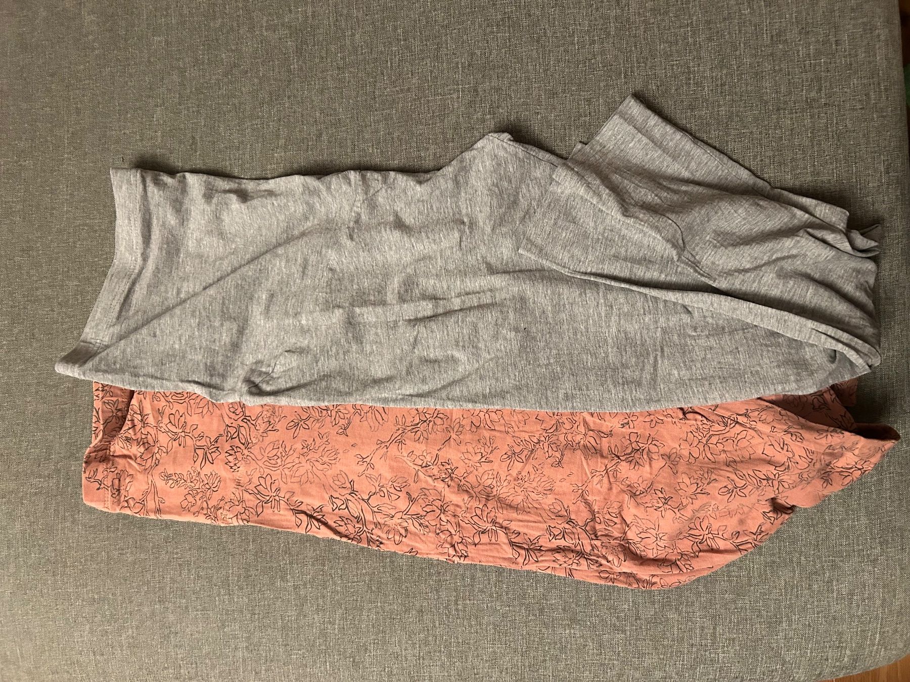 Leggings: Umstansleggins grau / rosa mit Mutster – Gebraucht aus Steffisburg von Kudiru