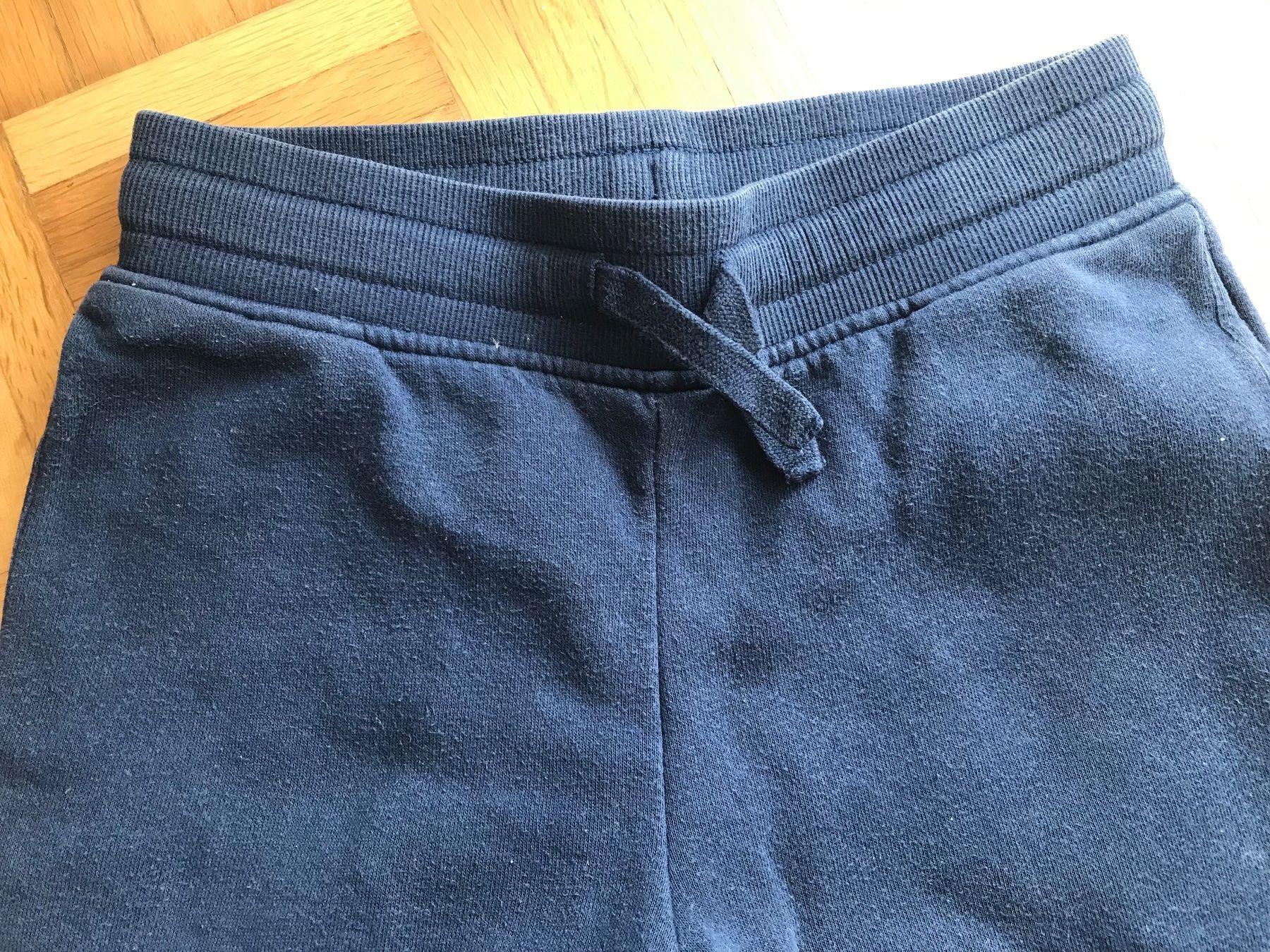 H&M Pantaloni: Trainerhose von H&M Grösse 134 – Usato da Emmenbrücke venduto da Hathor123 3