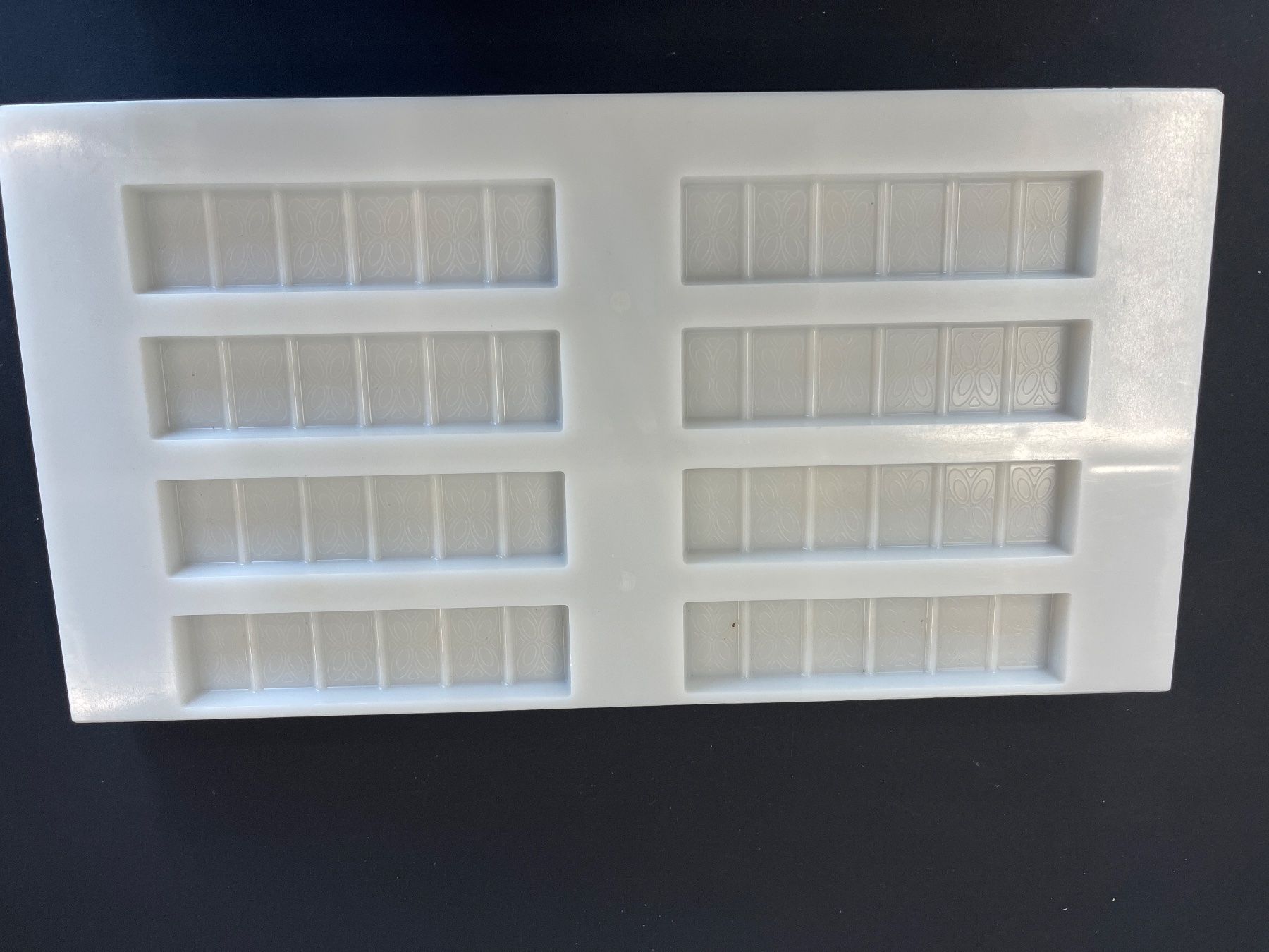 Teglie da forno: 2 Polycarbonat Schoggiform Riegel mit Blumen – Usato da Illnau venduto da flamingo007
