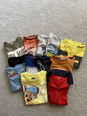 12 T-Shirts Grösse 122/128
