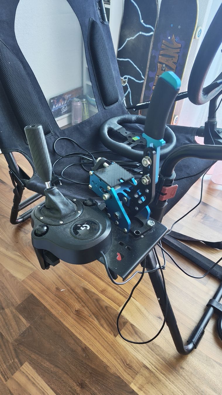 Logitech Controller: Next Level Racing Simrig + Logitech G923/Shifter modifiziert – Usato da Rümlang venduto da Karibik8 2