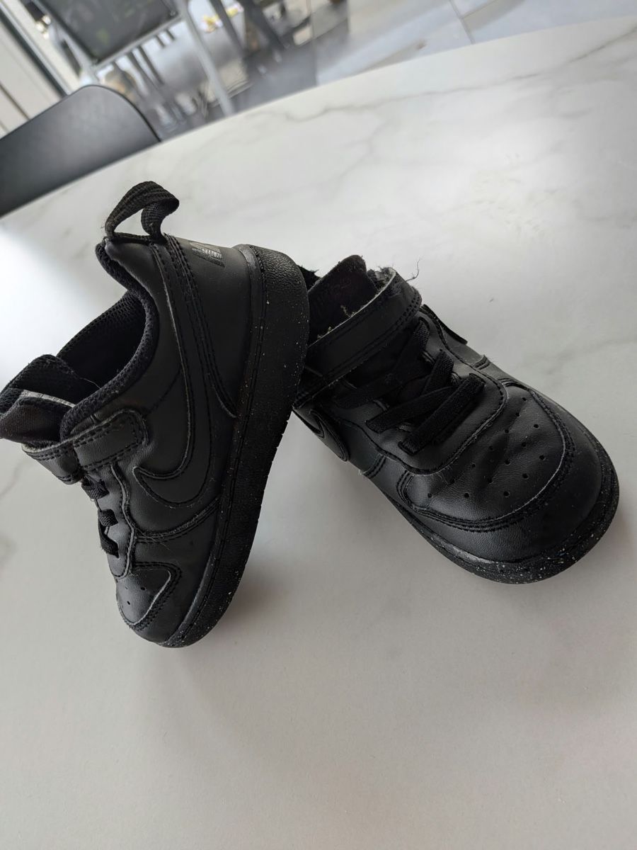 Nike Chaussures garçon: Basket Nike taille 24 – D'occasion à Bossonnens par min_qzn8