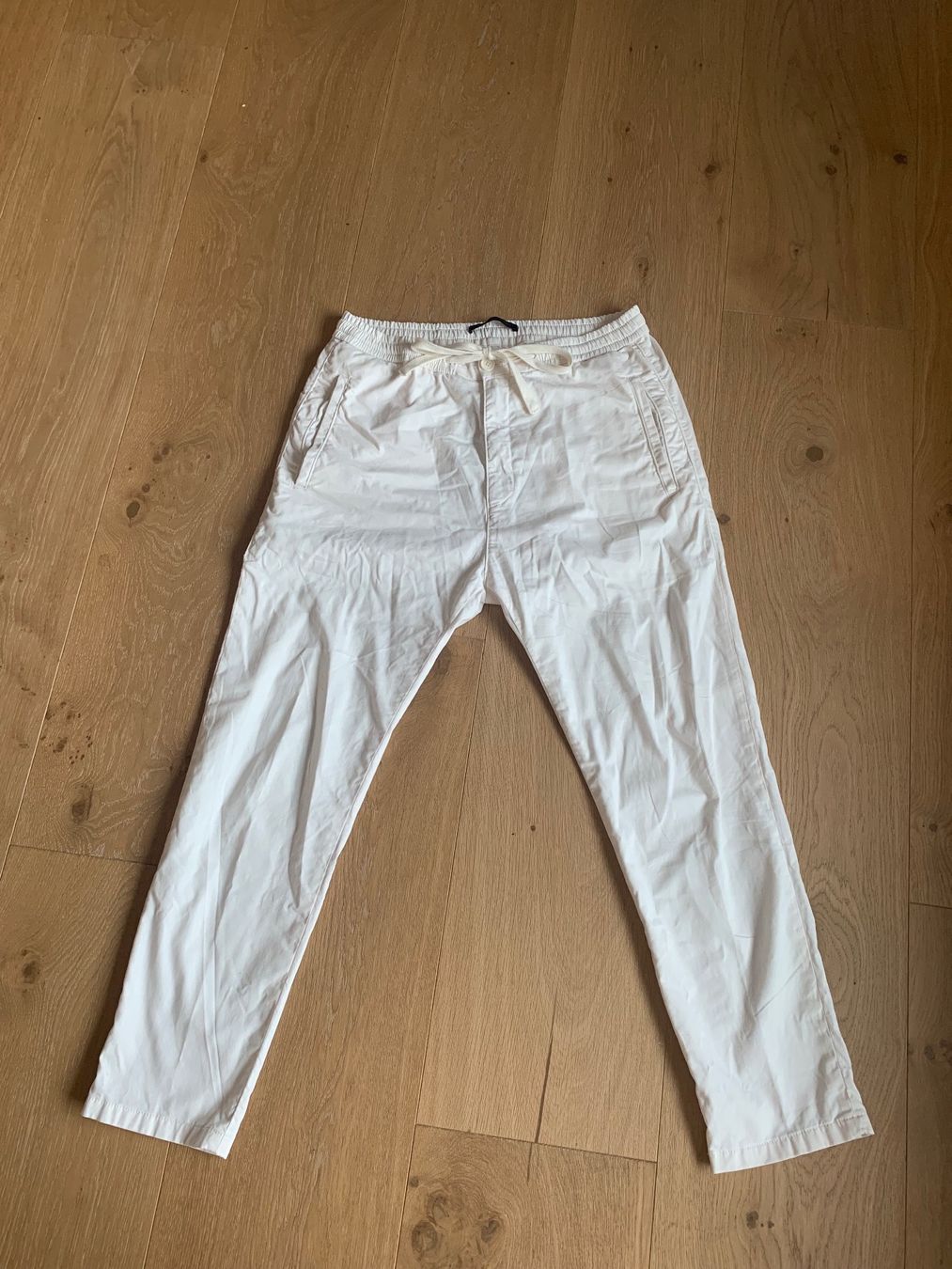 Drykorn Pantaloni: Drykorn-Hose neuwertig, Gr.33 – Usato da Eglisau venduto da vfe7