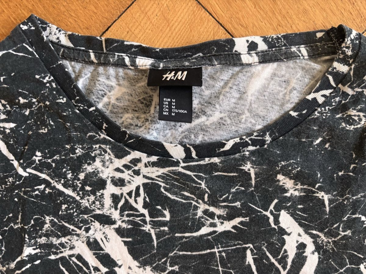 Camicie, T-shirt & Polo: 2 T-Shirts, Grösse M, 175 cm – Usato da Zürich venduto da gucks 2